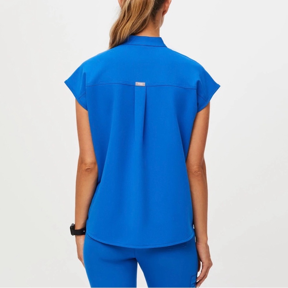 FIGS Rafaela Oversized Scrub Top Large, Royal Blue.